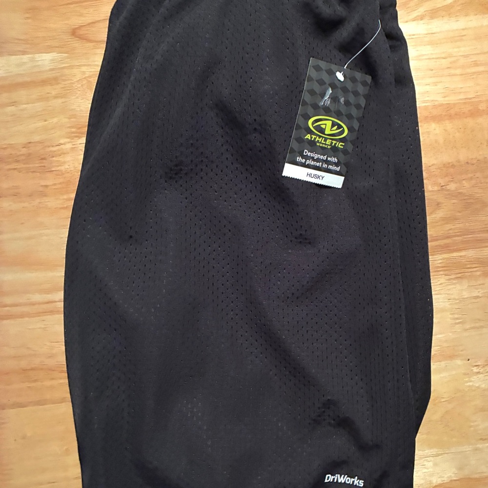 NWT Boys Athletic Works Black Mesh Shorts With Pockets